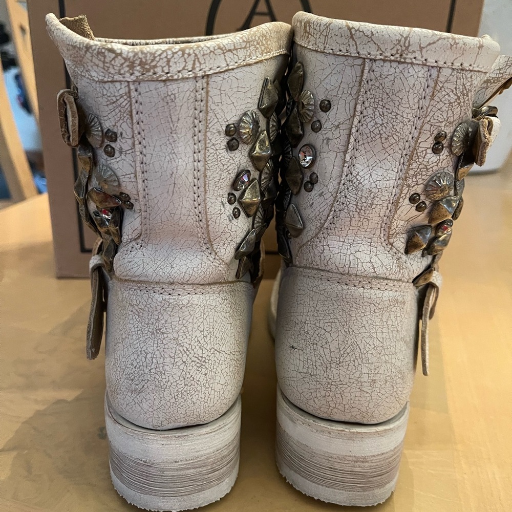 ASH Boots - Picture 6 of 9